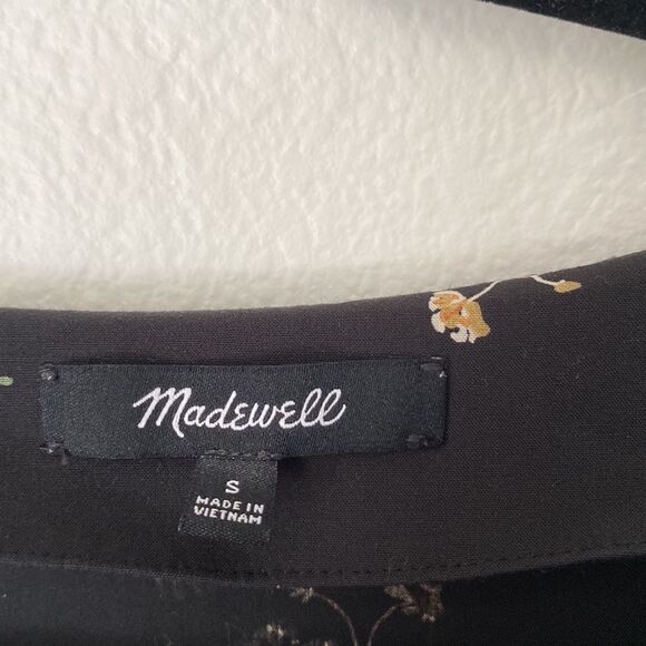 Madewell Button-Front Day Romper in Daisies - Picture 4 of 5